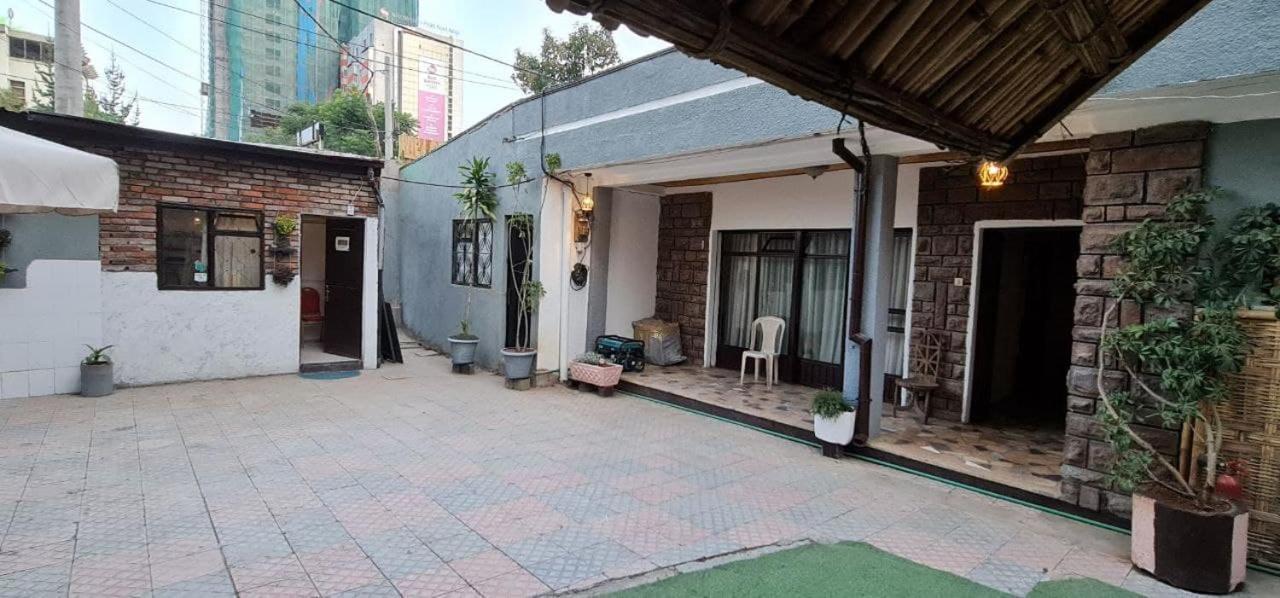 Lucy Guest House Addis Ababa Exteriör bild