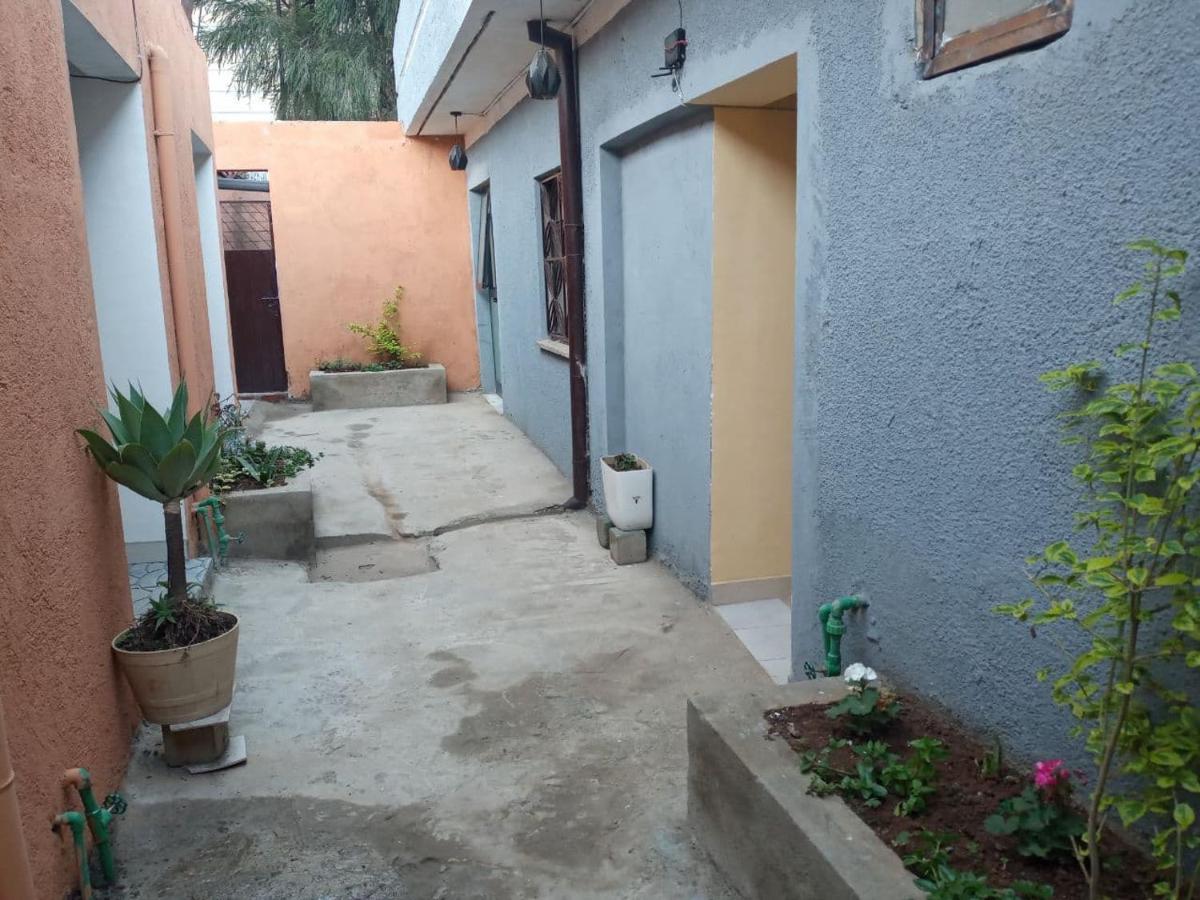Lucy Guest House Addis Ababa Exteriör bild